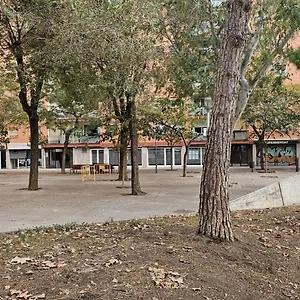  Appartement 8 Min Walk To The & 10 Min Walk To Convention Centre ! Espagne